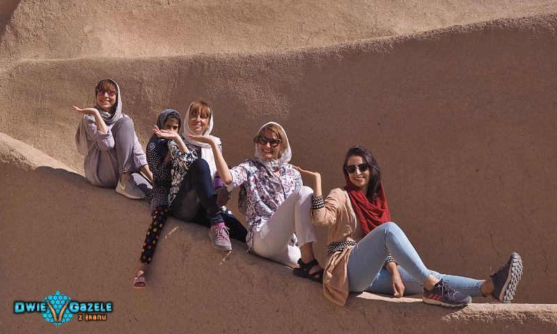 strój kobiecy iran