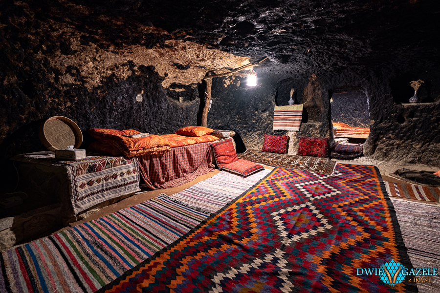 iran hotel w jaskini